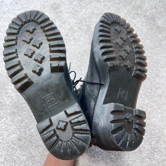 Dr. Martens Shriver Hi Wyoming Leather Heeled Boots Black 5 - Picture 5 of 7